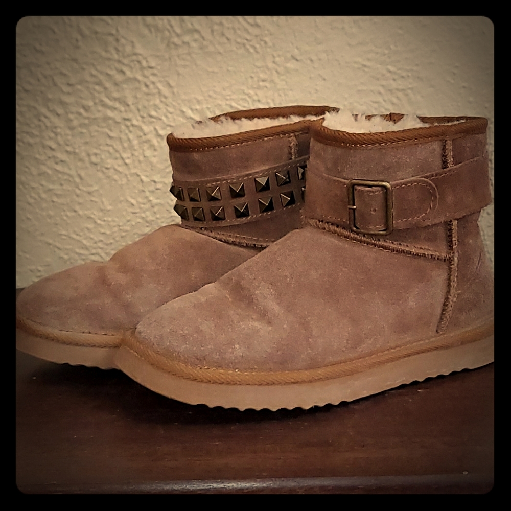 Cloud Nine Sheepskin and Leather Boots
